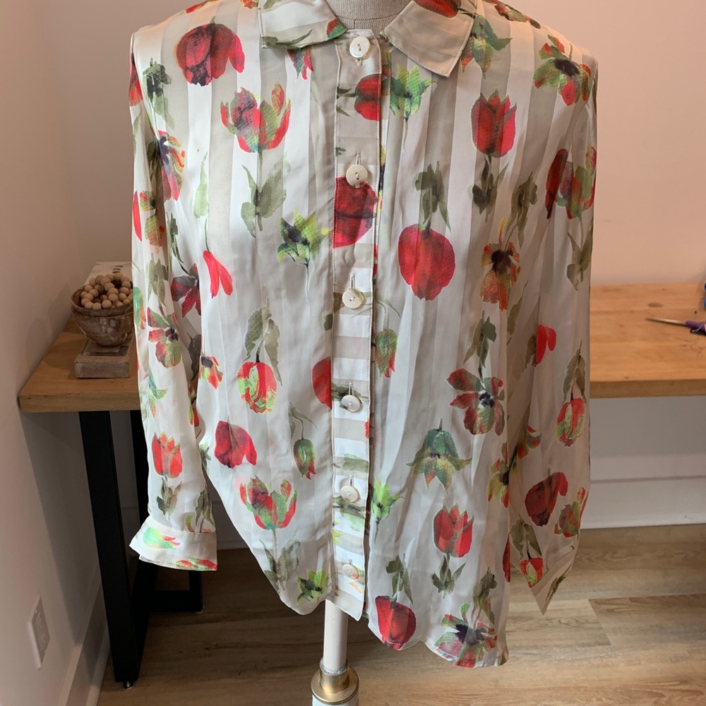 vintage floral blouse moving sale last one month